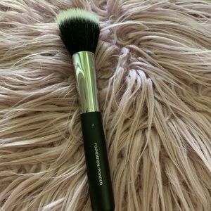 Chanel Fondation/Powder Brush